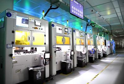 探秘小米“黑燈工廠” 自動化生產與新材料研發的雙重奏
